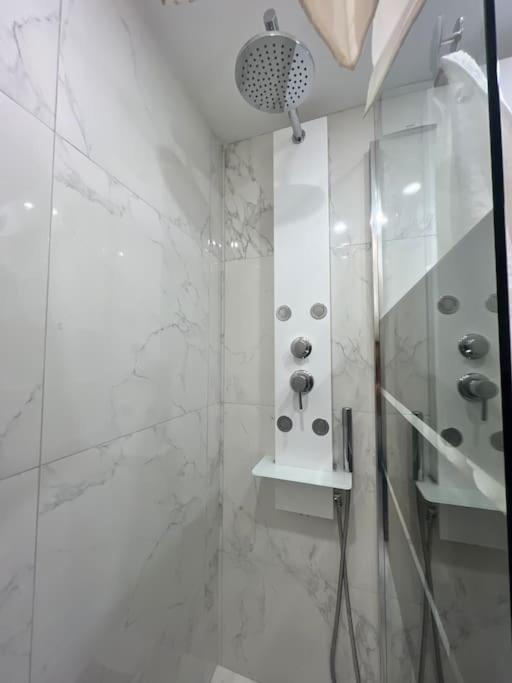 Maison Appartement Triplex Avec Jacuzzi Et Sauna Saint-Etienne  Exterior photo